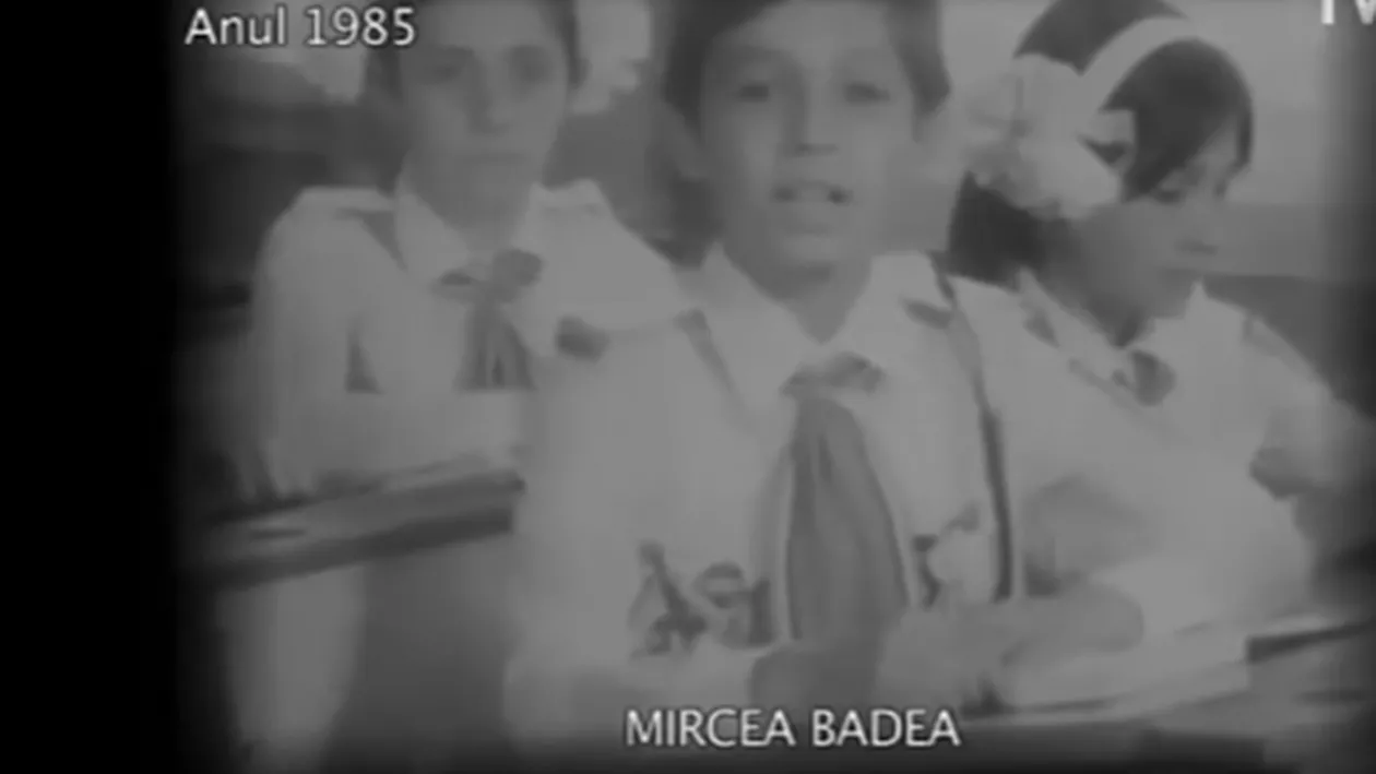 CHIAR EL! Video VIRAL cu Mircea Badea recitând o ODĂ, în calitate de „pionier comandant de unitate”