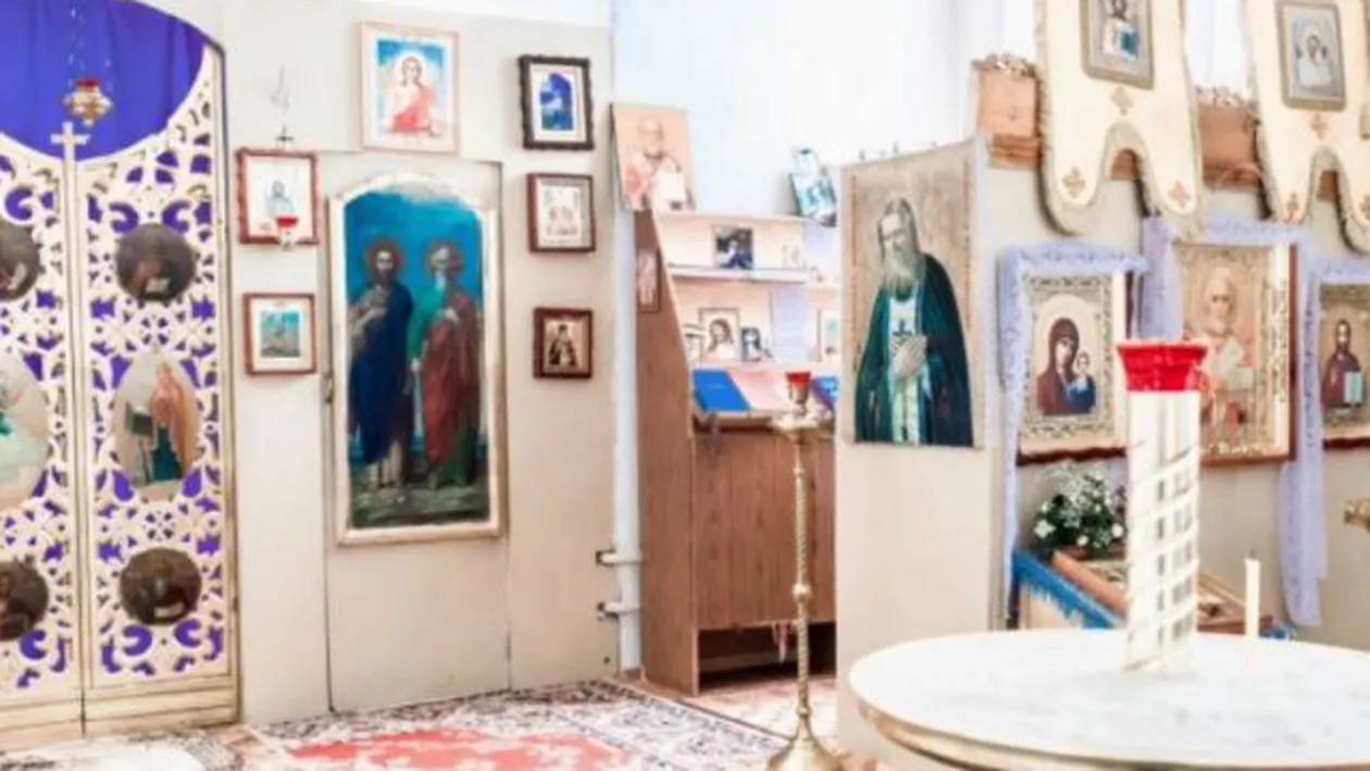 BISERICĂ ÎN MALL: Oamenii îşi pot face cumpărăturile şi se pot ruga în acelaşi timp