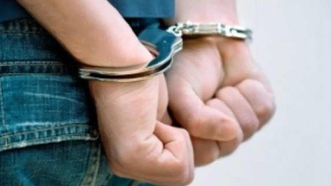 MAFIA REȚETELOR FALSE: Un medic, asistente și farmaciști, suspectaţi de decontarea a mii de reţete false, arestaţi preventiv în Ialomița