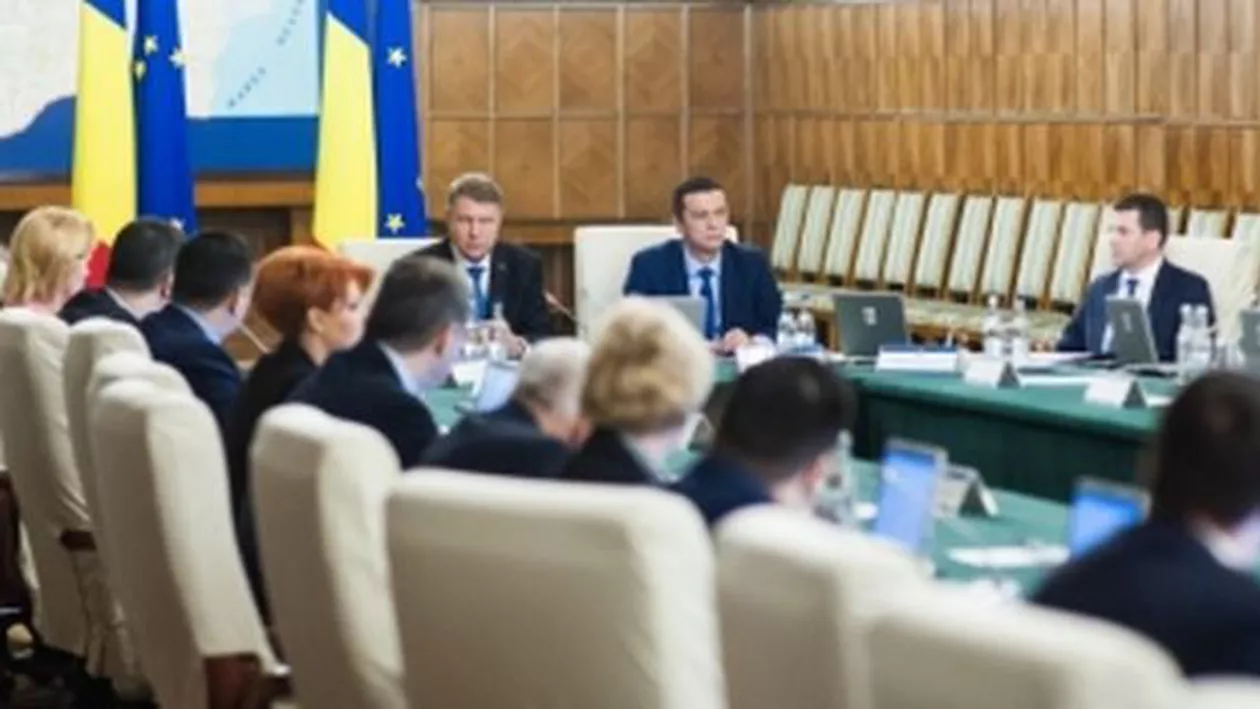 Surse: Guvernul amână începerea şedinţei pentru că aşteaptă acordul lui Iohannis pe bugetele instituţiilor de siguranţă naţională