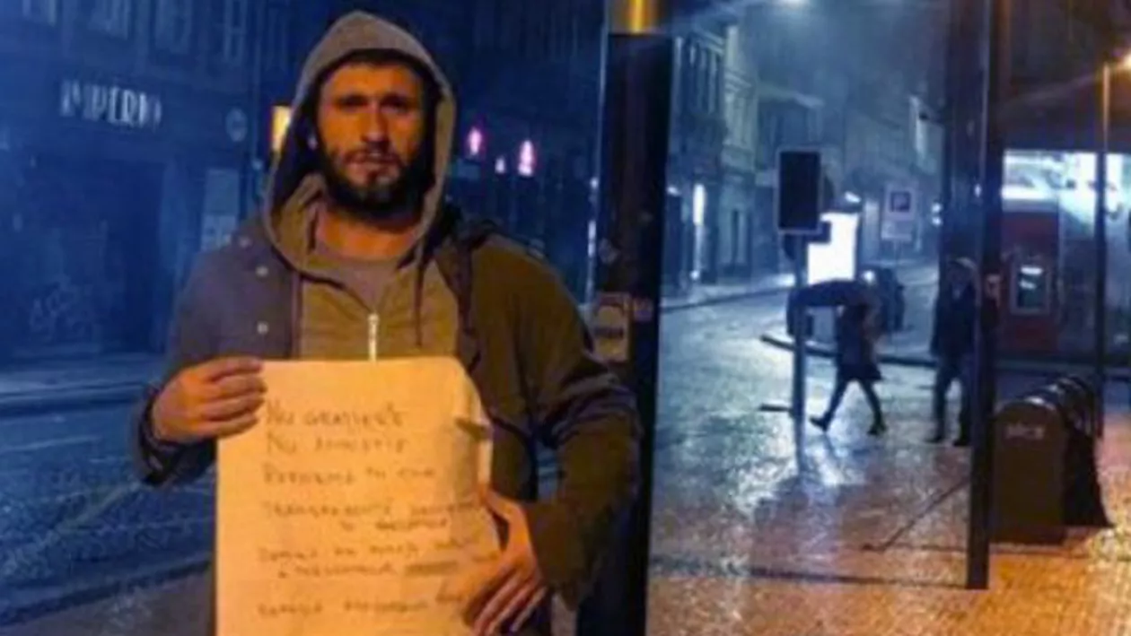 #manifest: Dragoș Bucur A PROTESTAT împotriva legii grațierii, într-un mod original, purtând o inscripţie pe străzile din Porto (FOTO)