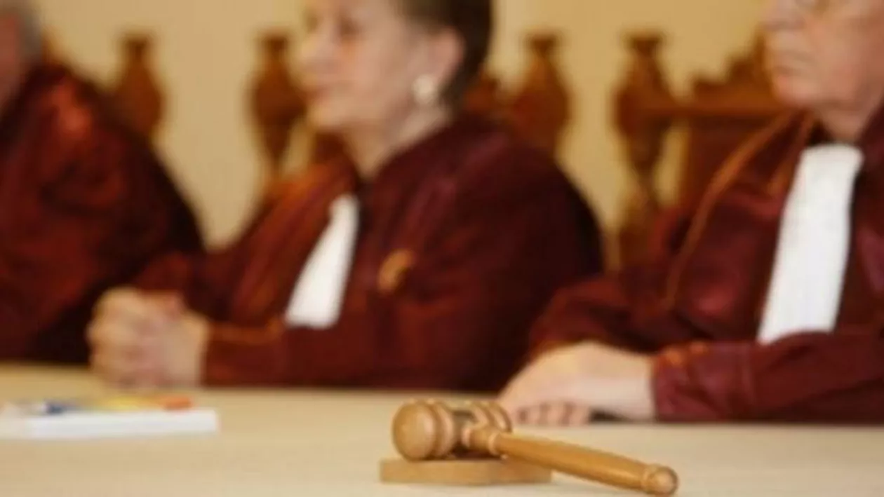 Sesizarea CSM privind conflictul între puteri, înregistrată la CCR. Părțile trebuie să transmită punctele de vedere până pe 7 februarie. Pe 10 februarie, Ordonanţa intră în vigoare...