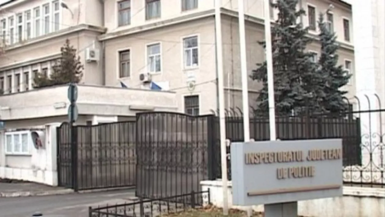 Ploieșteanul care a oferit bannere gratuite protestatarilor, călcat de polițiști la nici o zi de la anunț