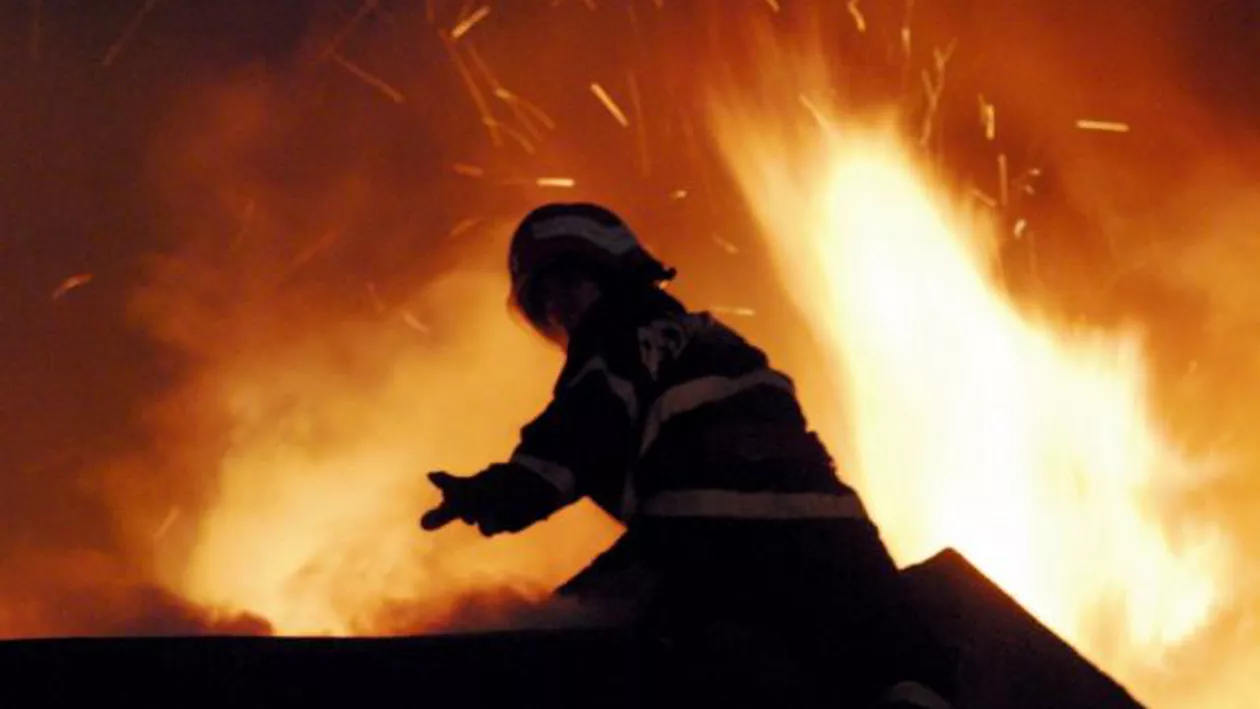 INCENDIU la o fabrică de pe lângă București