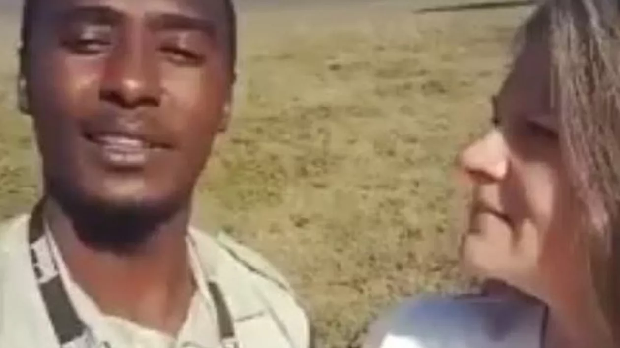 Un ghid turistic din Tanzania a fost arestat pentru traducerea falsă a comentariilor turiștilor (FOTO)