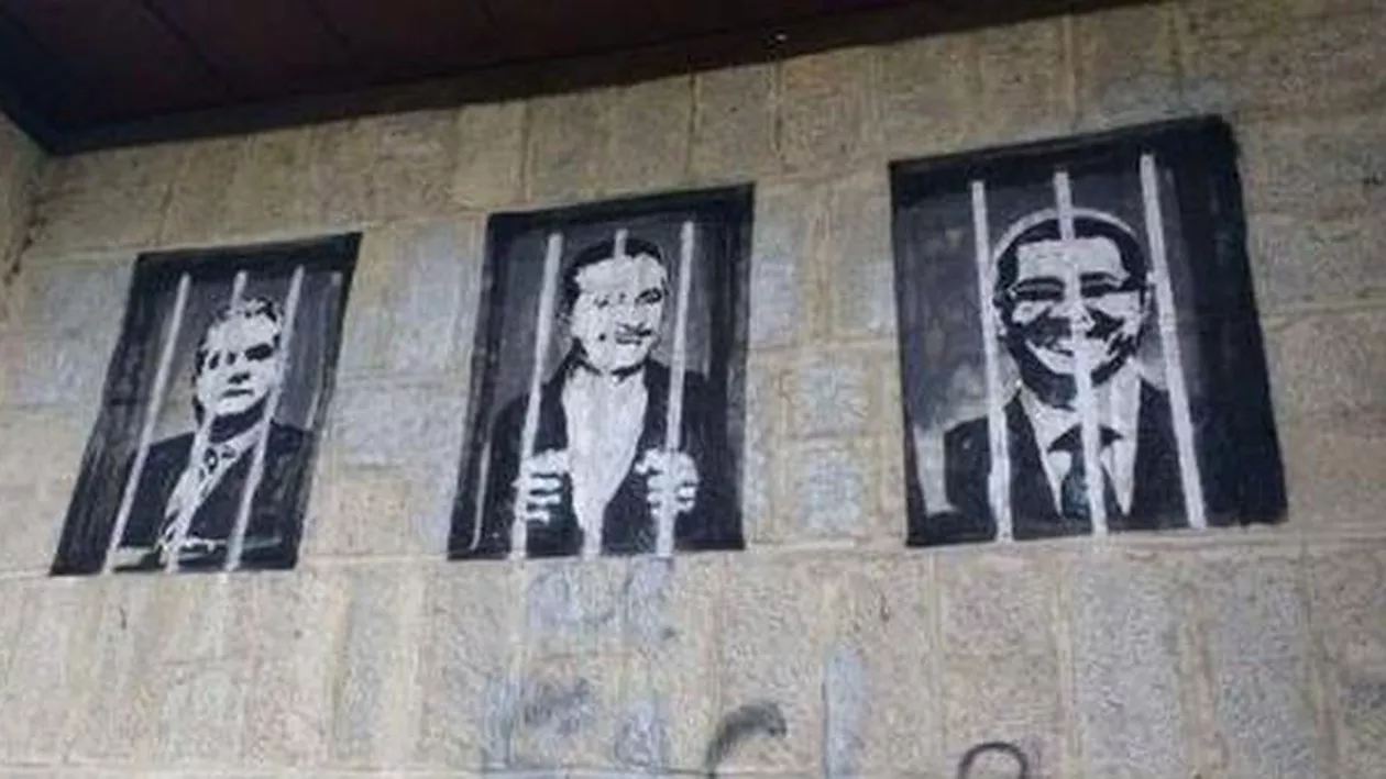 Doi tineri care intenționau să facă alte desene cu graffiti pe Crucea de pe Cetățuie din Cluj Napoca au fost prinși