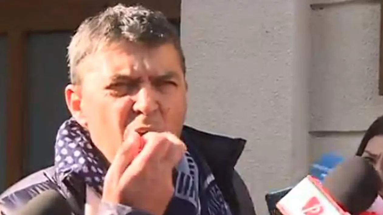 Gest ciudat: Marian Petrache și-a băgat un deget în gură în timp ce vorbea cu jurnaliștii la ieșirea de la DNA (VIDEO)