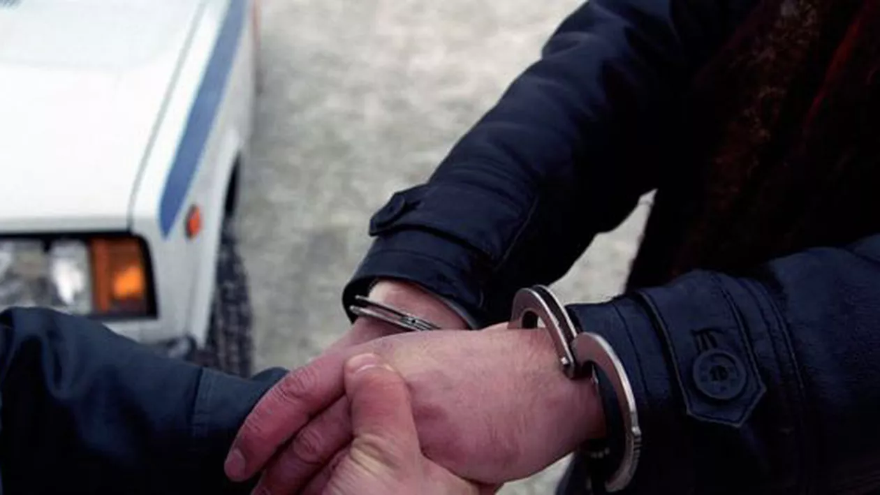 Două femei şi doi bărbaţi în AREST pentru furt din locuinţe! Puneau anunţuri fictive vizând servicii sexuale contracost