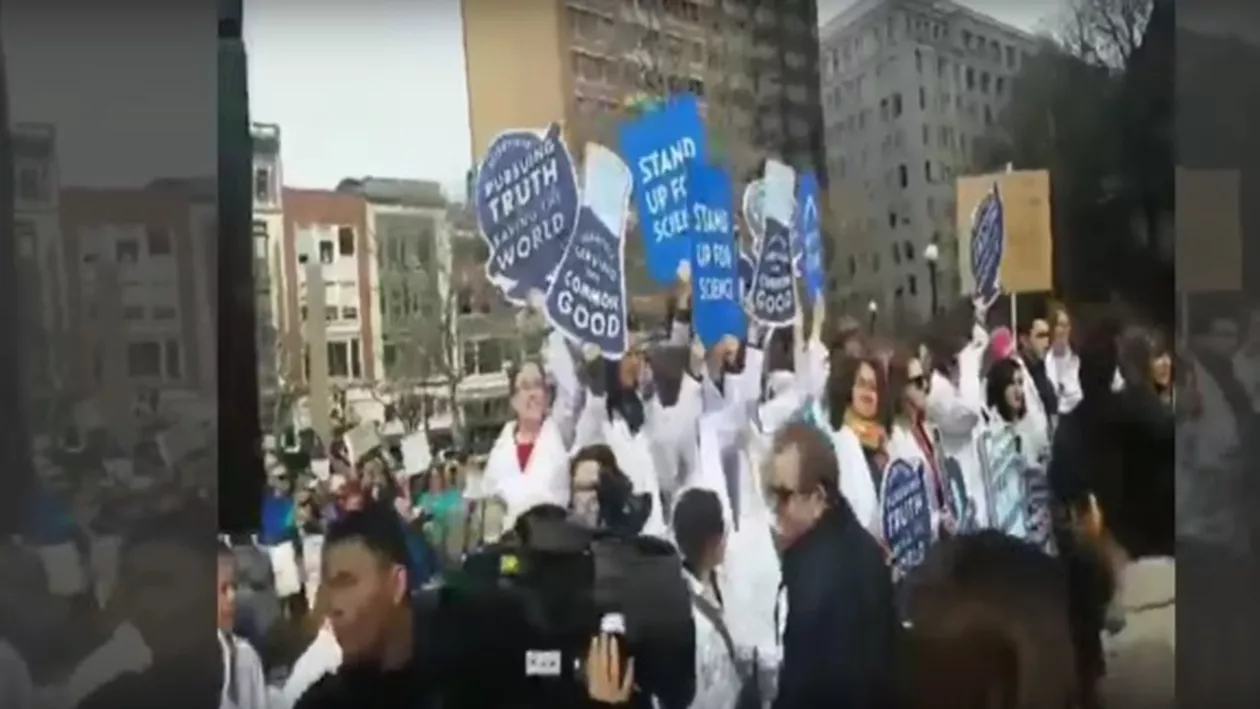 Manifestații în Statele Unite: Oamenii de știință au protestat față de Donald Trump și de administrația sa (VIDEO)