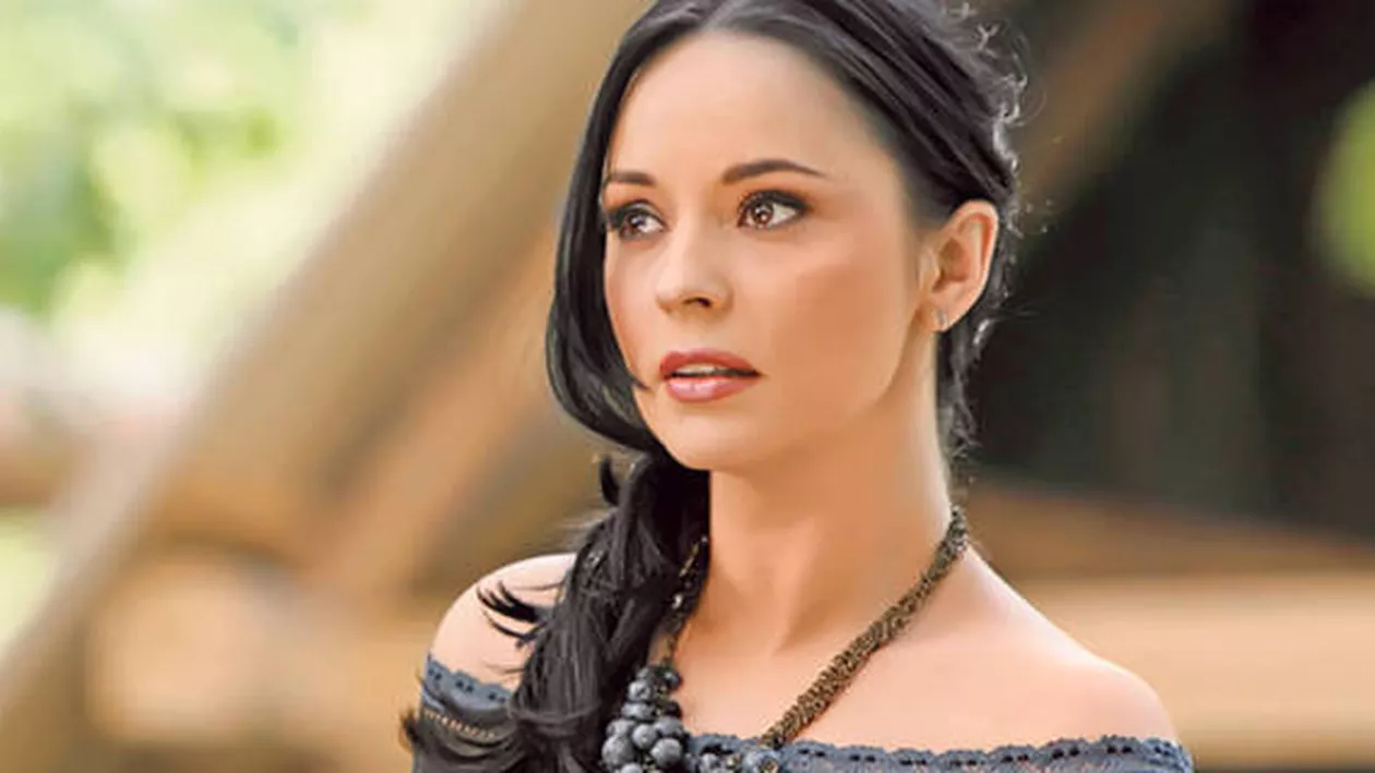 ARESTAȚI după ce au falsificat contul Andreei Marin de pe Facebook: Au strâns peste 30.000 de dolari folosind numele vedetei