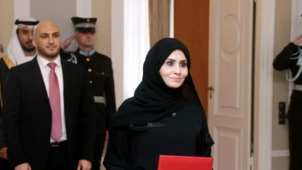 Emiratele Arabe Unite se plâng că ambasadoarea lor în Letonia este discriminată: Forțele de ordine de la aeroportul din Riga au forțat-o să renunțe la îmbrăcămintea tradițional musulmană