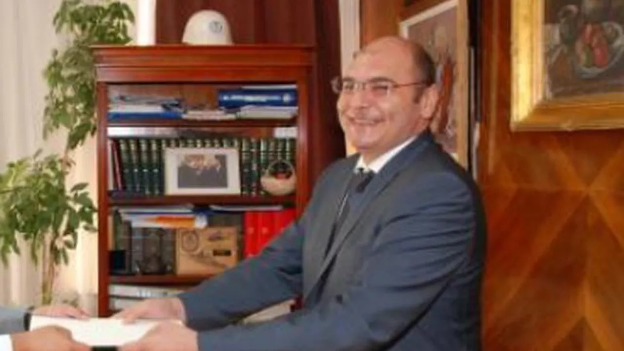 "La volan era AMBASADORUL, iar în dreapta era o FEMEIE, dar NU SOŢIA lui!" Răsturnare de situație în cazul accidentului în care a fost implicată o mașină a Amabasadei Azerbaidjanului