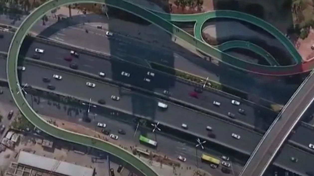 Inovație INCREDIBILĂ a chinezilor. Cum arată cea mai lungă pista supraetajată dedicată bicicliștilor (VIDEO)