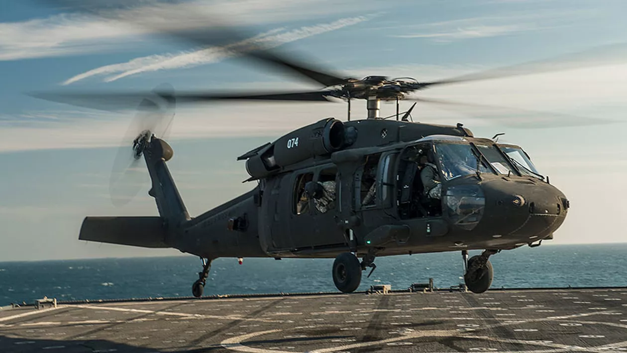 Cinci elicoptere americane și echipamente militare au ajuns în Letonia (VIDEO)