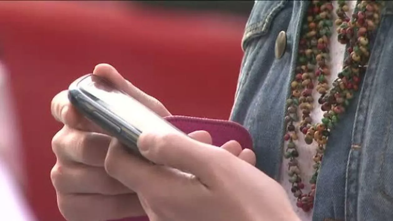 Situaţie scandaloasă la Braşov! O educatoare, cercetată penal după ce ar fi SEDUS un MINOR (VIDEO)
