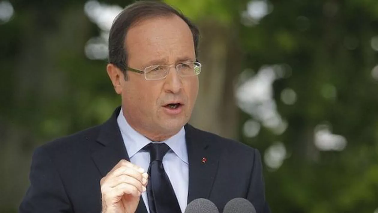 Președintele Franței acuză Rusia că folosește procedee tipice URSS pentru a influența opinia publică