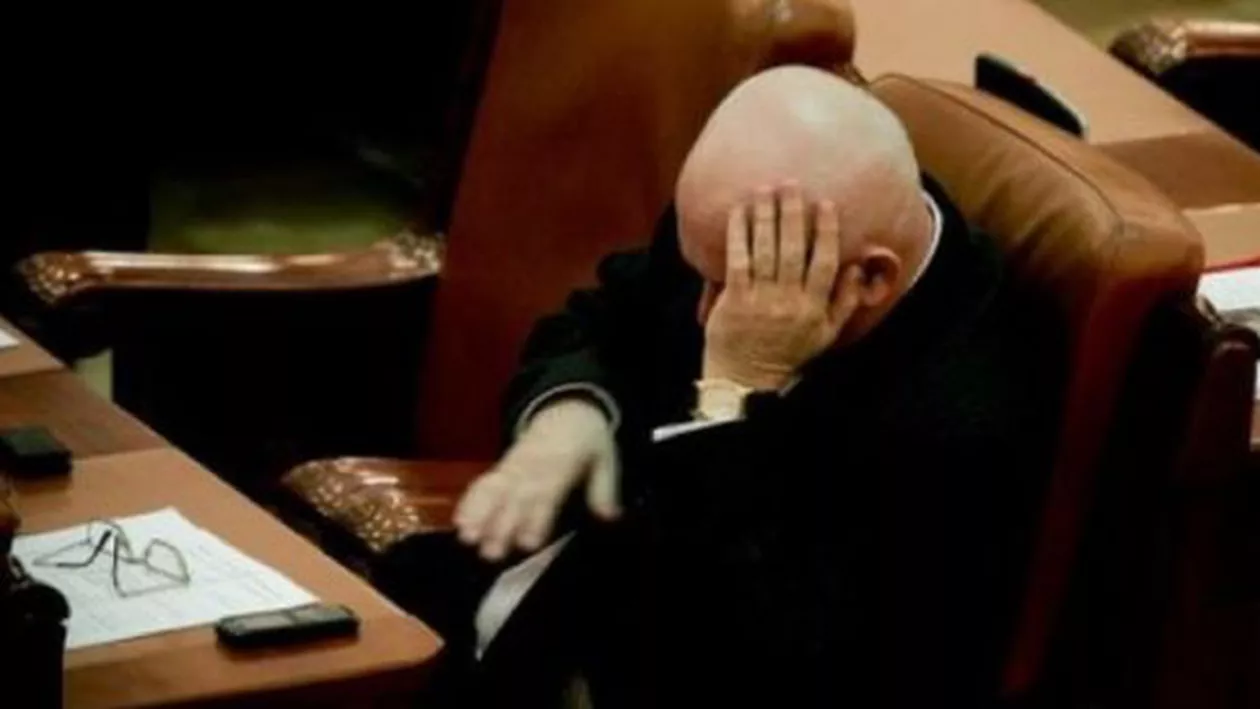 Epuizați de prea multă muncă. După nici o lună de activitate, parlamentarii au început să facă cereri de concediu