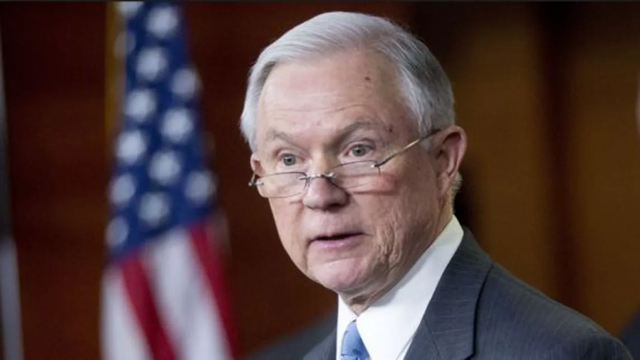 Schimbările continuă: Procurorul general al SUA cere demisia a 46 de procurori numiți de Obama