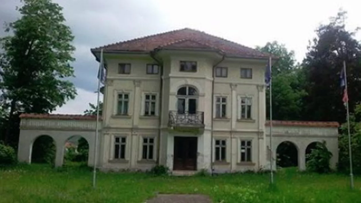 Salvaţi Castelul Brâncoveanu! Imobilul contruit în Secolul al XIX-lea, DEMOLAT pentru a fi construit un SUPERMARKET (FOTO)