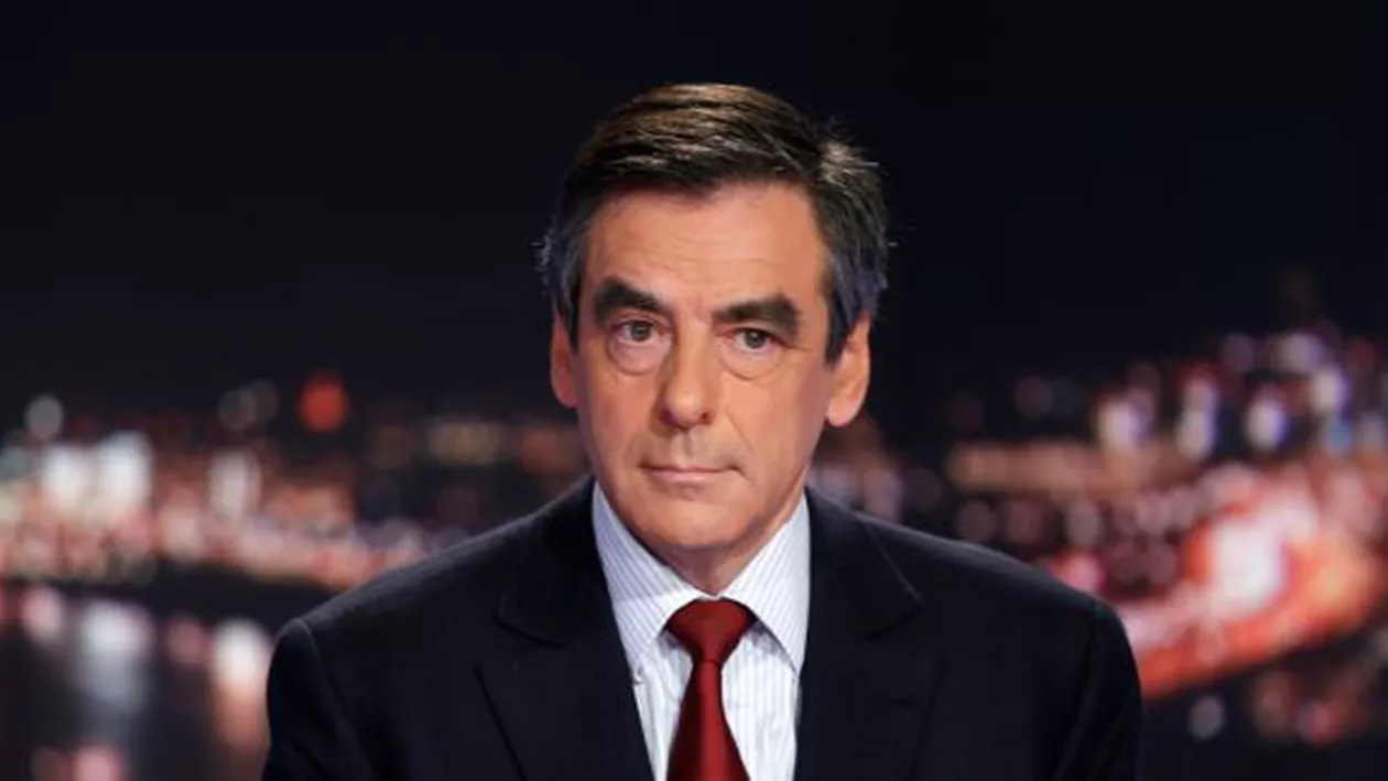 Candidatul republicanilor în alegerile din Franța, Francois Fillon, a fost pus sub acuzare pentru deturnare de fonduri publice