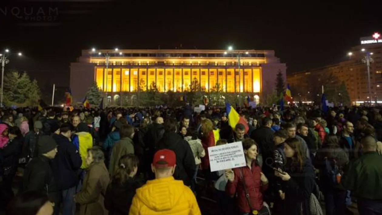 A 7-a duminică de proteste în Piaţa Victoriei: Sute de manifestanți au strigat "Demisia”, "Jos Tăriceanu, Dragnea şi Grindeanu”