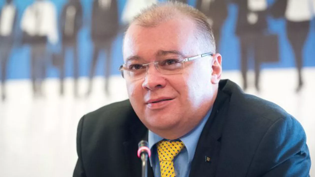 Pățania unei jurnaliste care a vrut să-i ia un interviu ambasadorului României în UK: În fumul gros, Mihalache zâmbea "șmecherește". Am plâns la colțul străzii (FOTO, VIDEO)