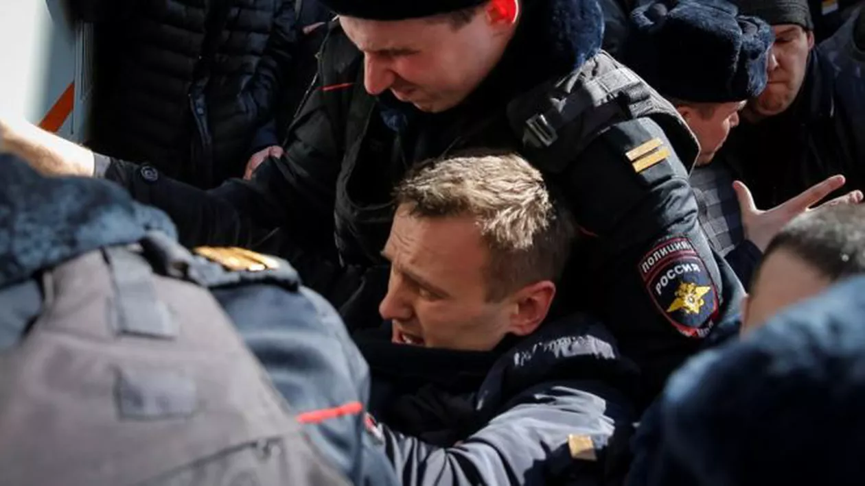 Proteste anti-corupție în Rusia: 700 de oameni, printre care și opozantul lui Putin, Alexei Navalnâi, arestați (FOTO)
