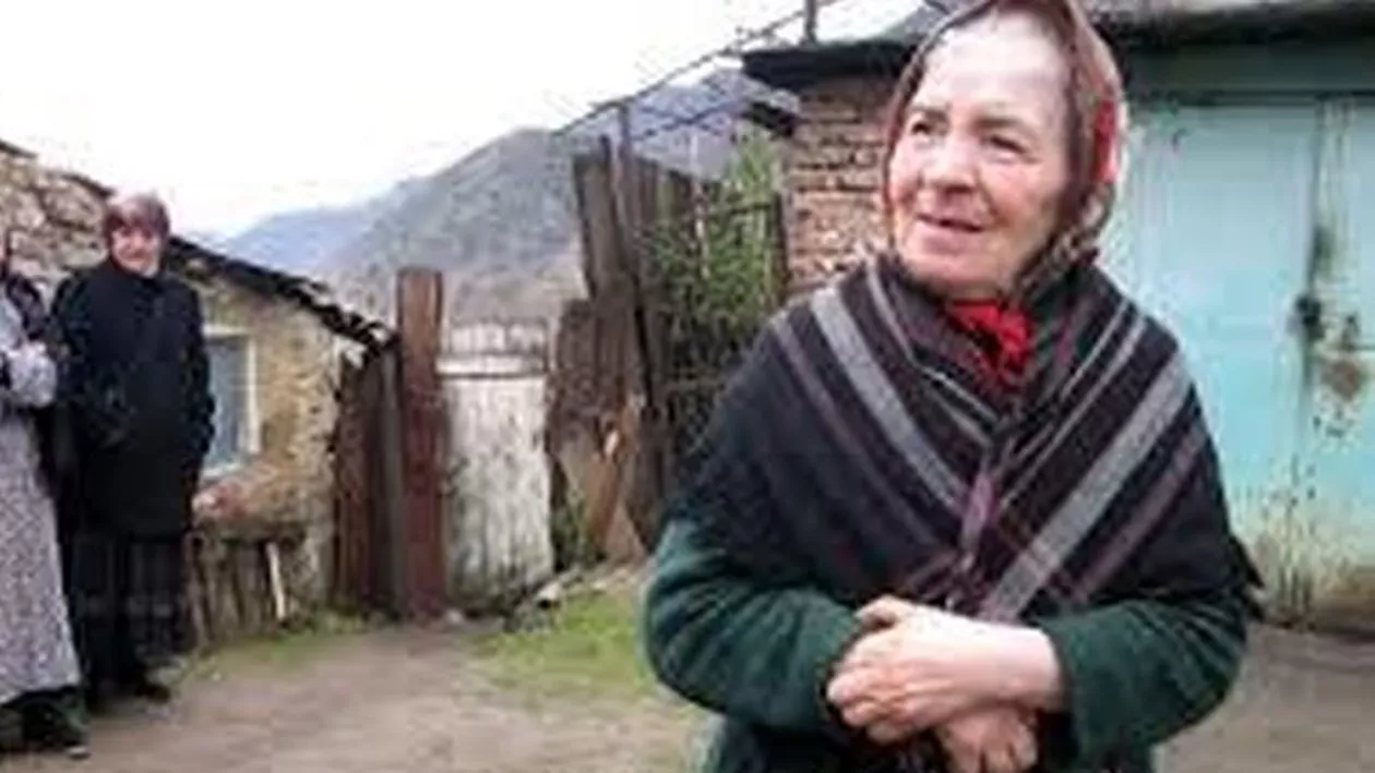 SPAIMA NETULUI: Bătrânica de 75 ani care a lăsat două ȚĂRI fără internet!!