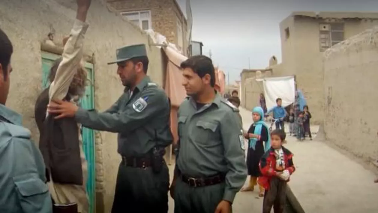 Un fost COMANDANT al ARMATEI despre CONTRABANDA cu droguri din Afganistan: O mafie internațională, iar AMERICANII stau în fruntea ei (VIDEO)