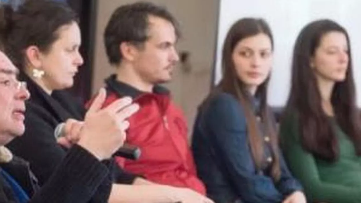 SCANDAL în teatrul românesc: Actriţă BRUSCATĂ şi PĂLMUITĂ de către regizor