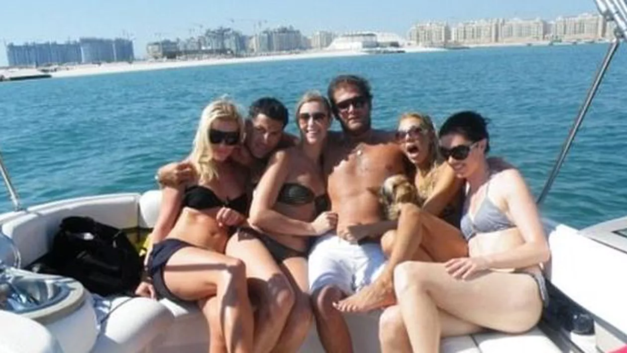 PLAYBOY-UL POCĂIT: Un milionar a renunțat la avere și petreceri. INCREDIBIL cum arată acum și cu ce se ocupă! (FOTO)