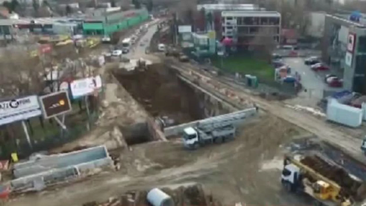 Pasaj greu de terminat: Lucrările de la Piața Sudului, în același stadiu ca toamna trecută, deși primarul general promitea că vor fi gata după Paşte (VIDEO)