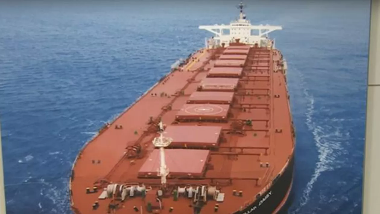 O NAVĂ comercială sud-coreeană de 260.000 de tone s-a scufundat în sudul Atlanticului! Doar doi marinari au fost găsiți în viață (VIDEO)