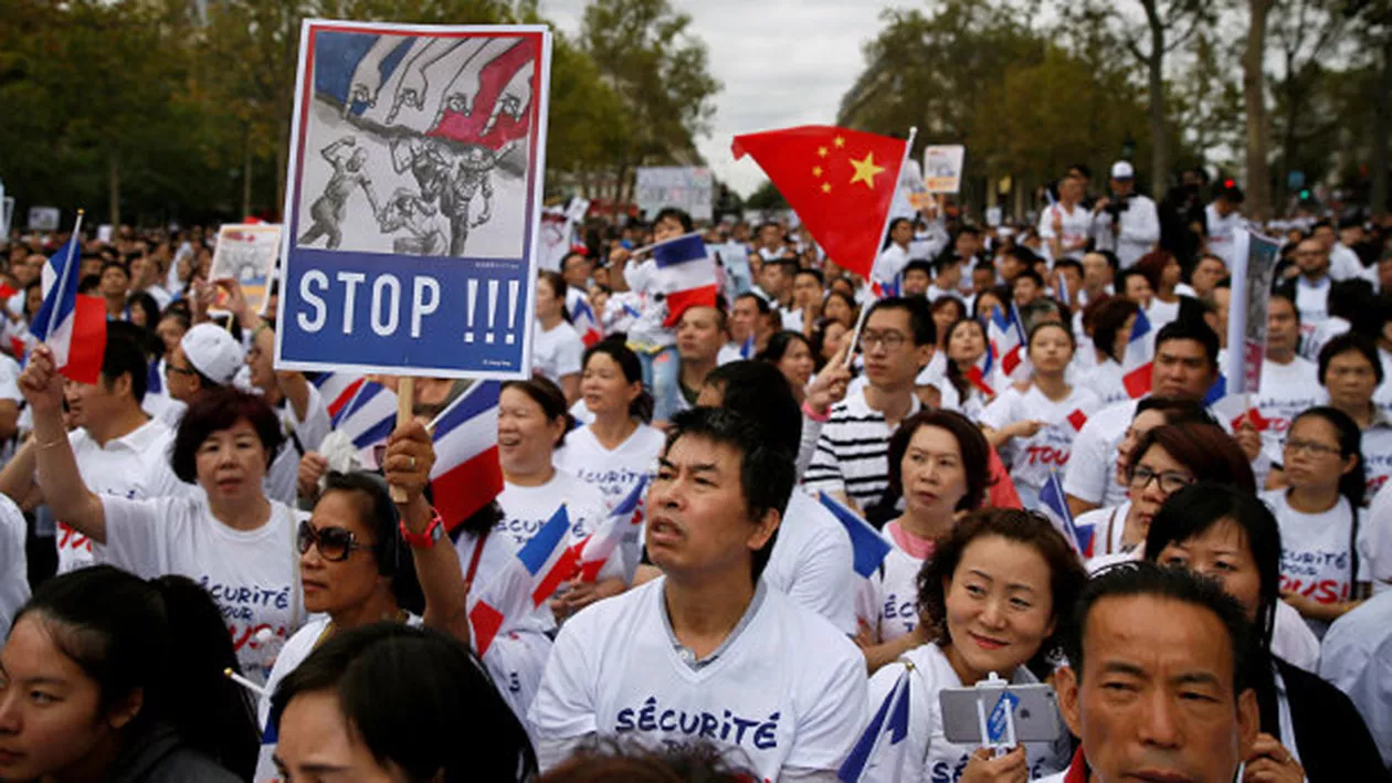 Ciocnici violente la Paris: Comunitatea asiatică, proteste împotriva forțelor de ordine, după ce un chinez a fost ucis de un polițist