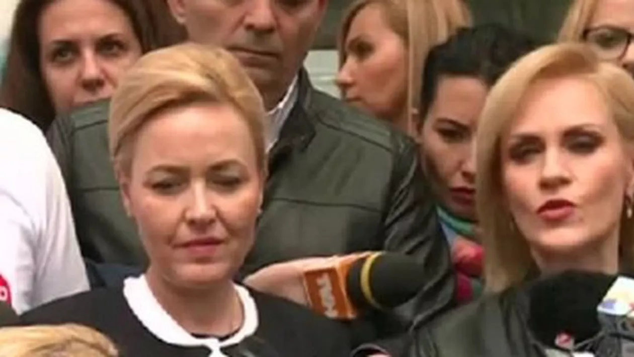 SHOW COMUNISTOID GROTESC. O profesoară, despre lupta Gabrielei Firea cu  BALENA ALBASTRĂ: Școala nu e troaca unor animale politice (FOTO)