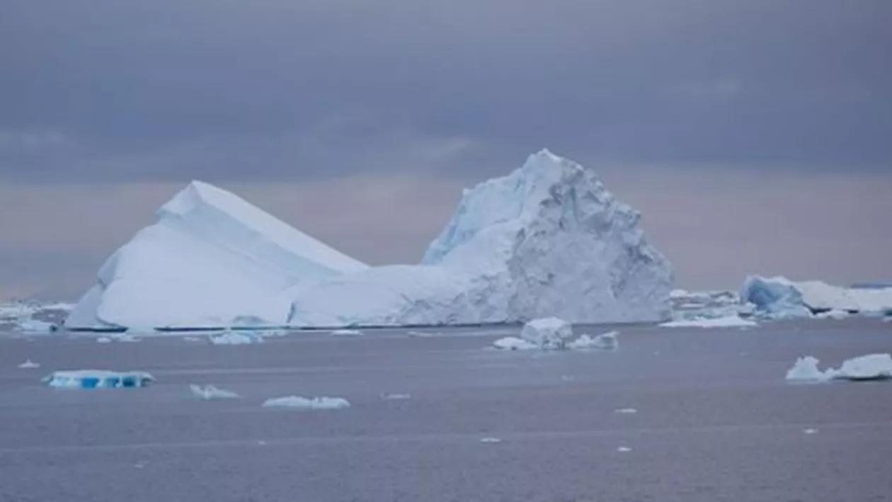 Sute de aisberguri, în zona în care s-a scufundat Titanicul! Navele sunt forțate să ocolească peste 600 km