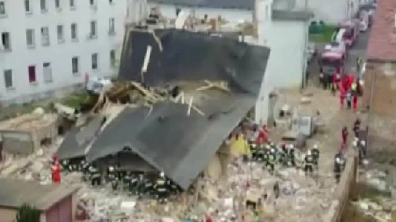 Tragedie în Polonia. Cel puţin cinci oameni au murit, după ce o casă s-a prăbuşit (VIDEO)