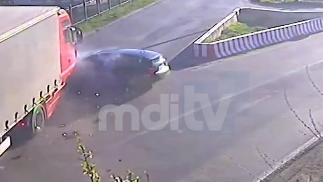 Filmul accidentului în care a murit Părintele Modest: Imagini incredibile surprinse de camerele de supraveghere (VIDEO)