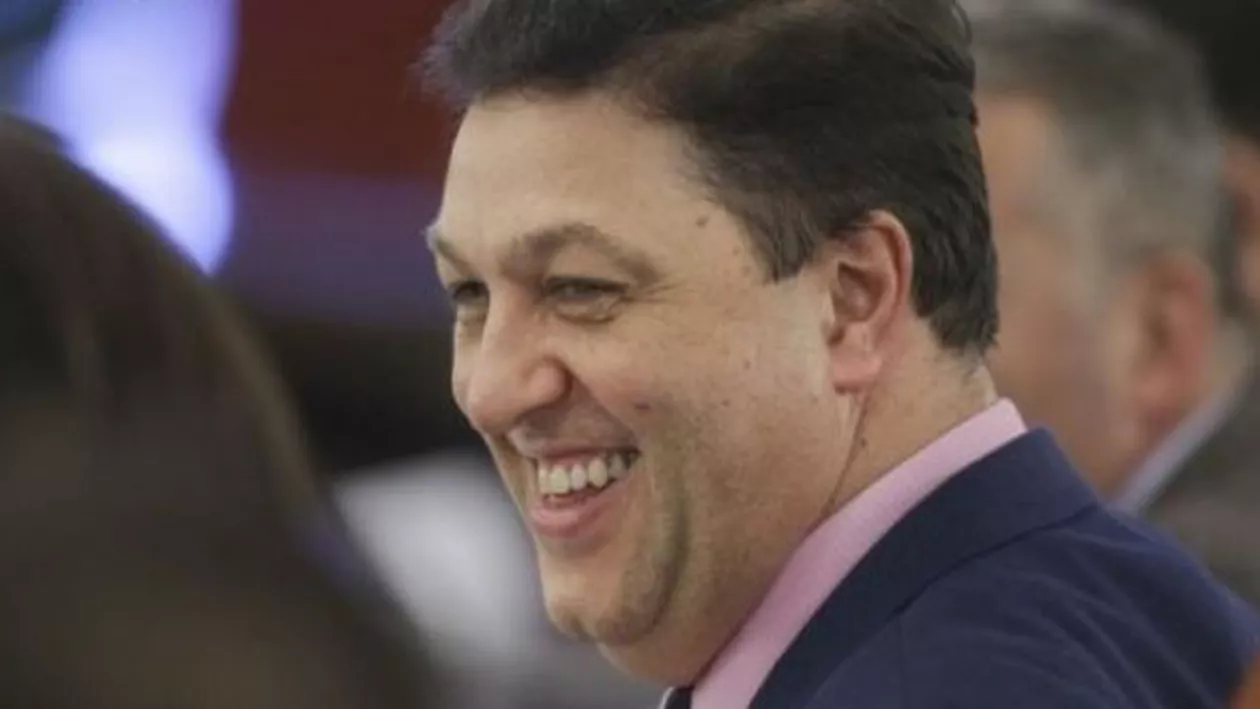 “#noapteacahoții” - “Mântuitorul a înviat tot noaptea”: Senatorul Șerban Nicolae, ironic la dezbaterea pe legea graţierii