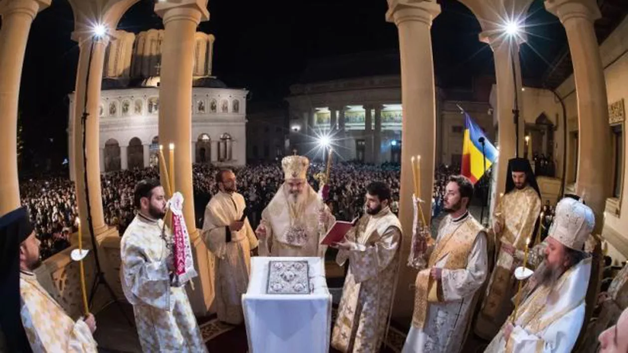 HRISTOS A ÎNVIAT! Mesajul Patriarhului Daniel de Paşte: Suntem chemaţi să arătăm lumină, pace şi bucurie în familie (VIDEO)