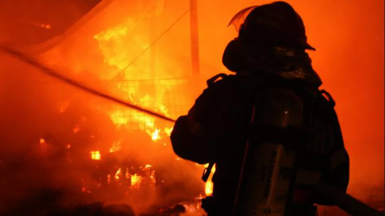 Tragedie în Bacău: 3 copii au murit mistuiți de flacări (VIDEO)