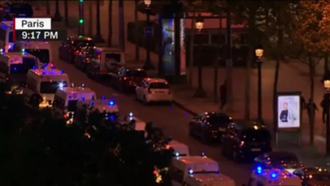 Focuri de armă pe Champs-Elysees în PARIS: Un polițist a fost ucis, iar doi au fost răniţi (FOTO)