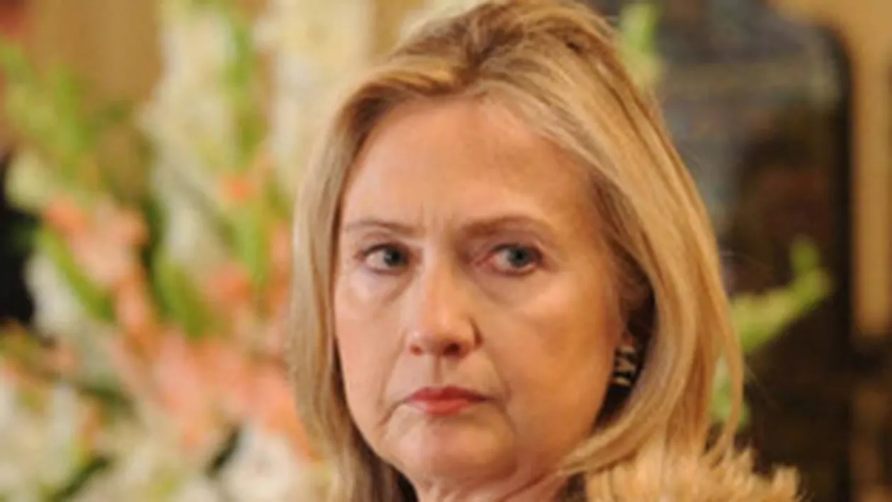 Hillary Clinton a criticat noile hotărâri luate de Administrația Trump împotriva studenţilor din comunitatea LGBT (VIDEO)