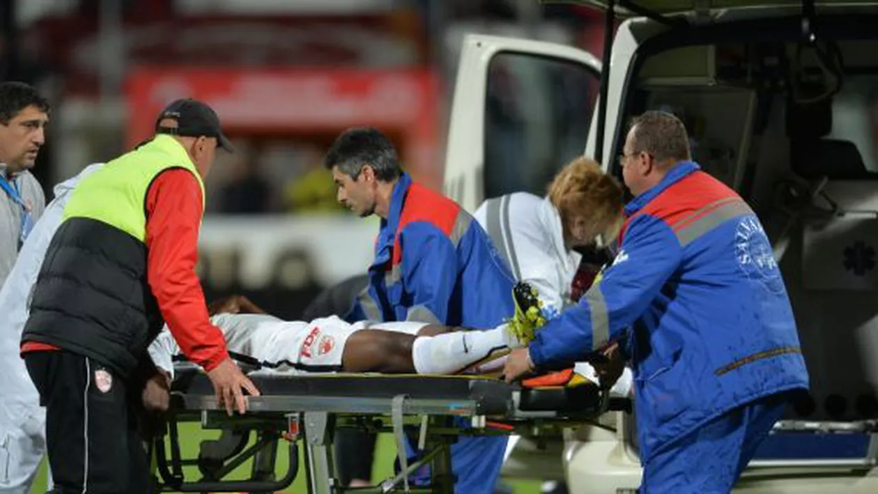 SALVARE MIRACULOASĂ! Un fotbalist prăbușit pe teren în județul Bihor RESUSCITAT de un paramedic aflat printre suporteri (FOTO)