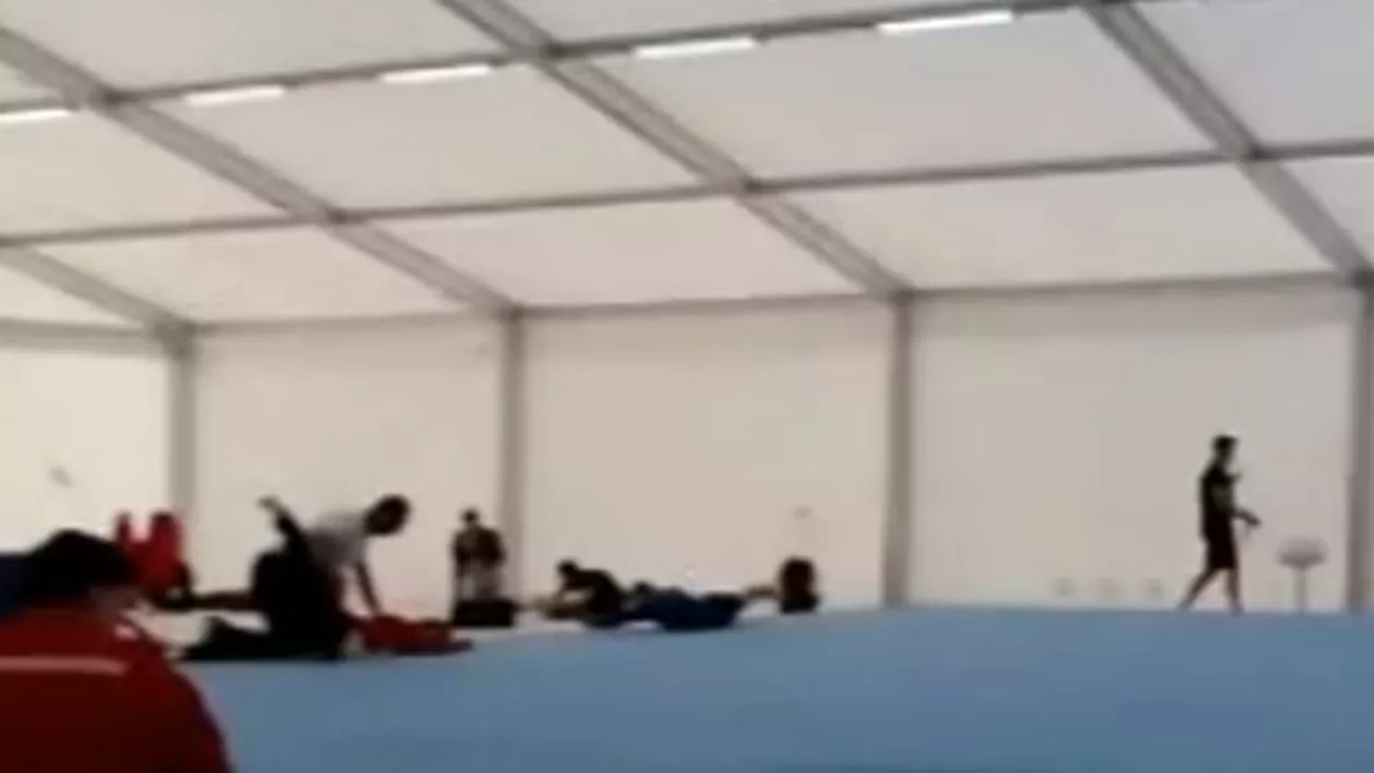 Imagini de necrezut postate de un gimnast din Olanda, prezent la Campionatele Europene de la Cluj: Mâncarea este groaznică. Ne antrenăm într-un beci (VIDEO)