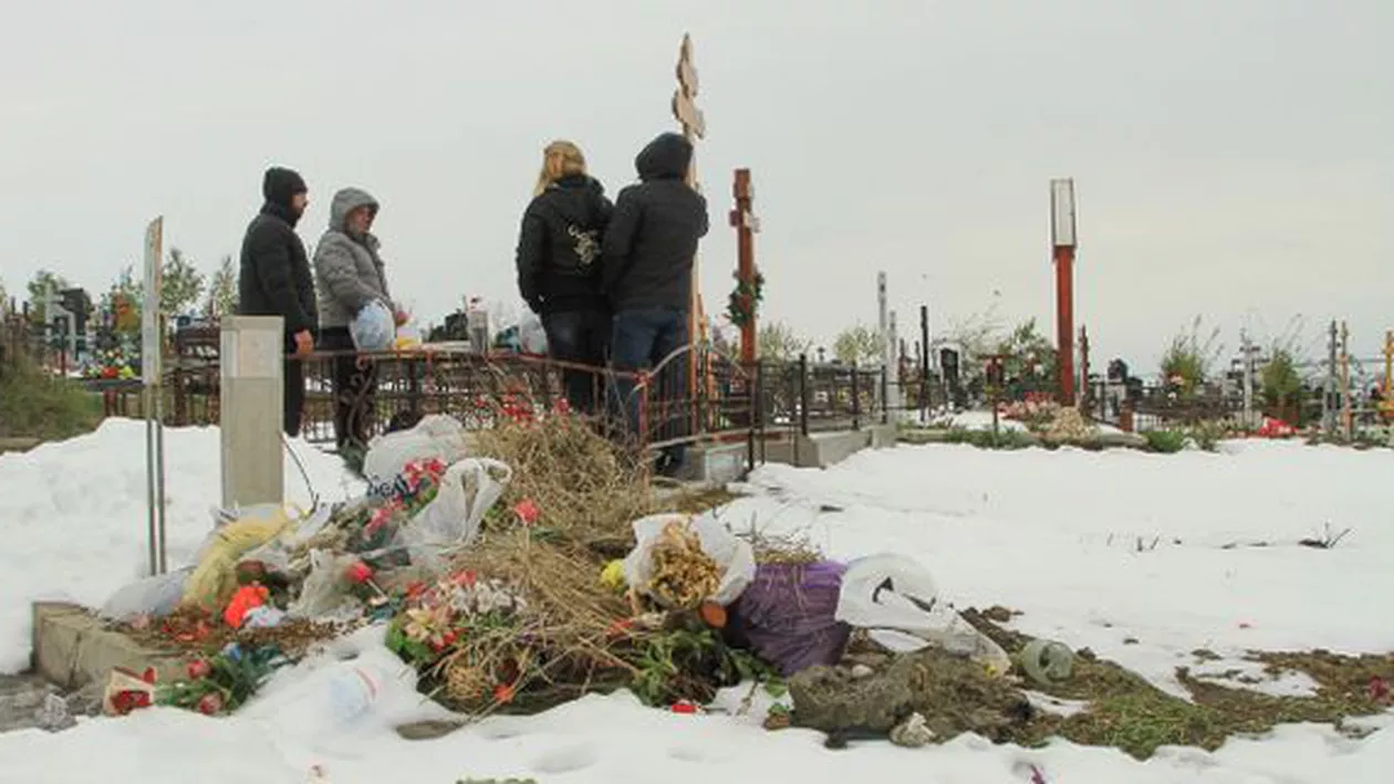 Pentru prima dată în ISTORIE s-a ANULAT MISS CIMITIR! Vremea le-a speriat pe fashioniste (FOTO)