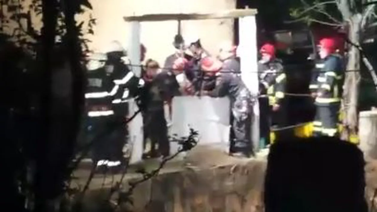 Copilul blocat în fântănă a fost SALVAT după o operațiune de 11 ore (FOTO + VIDEO)