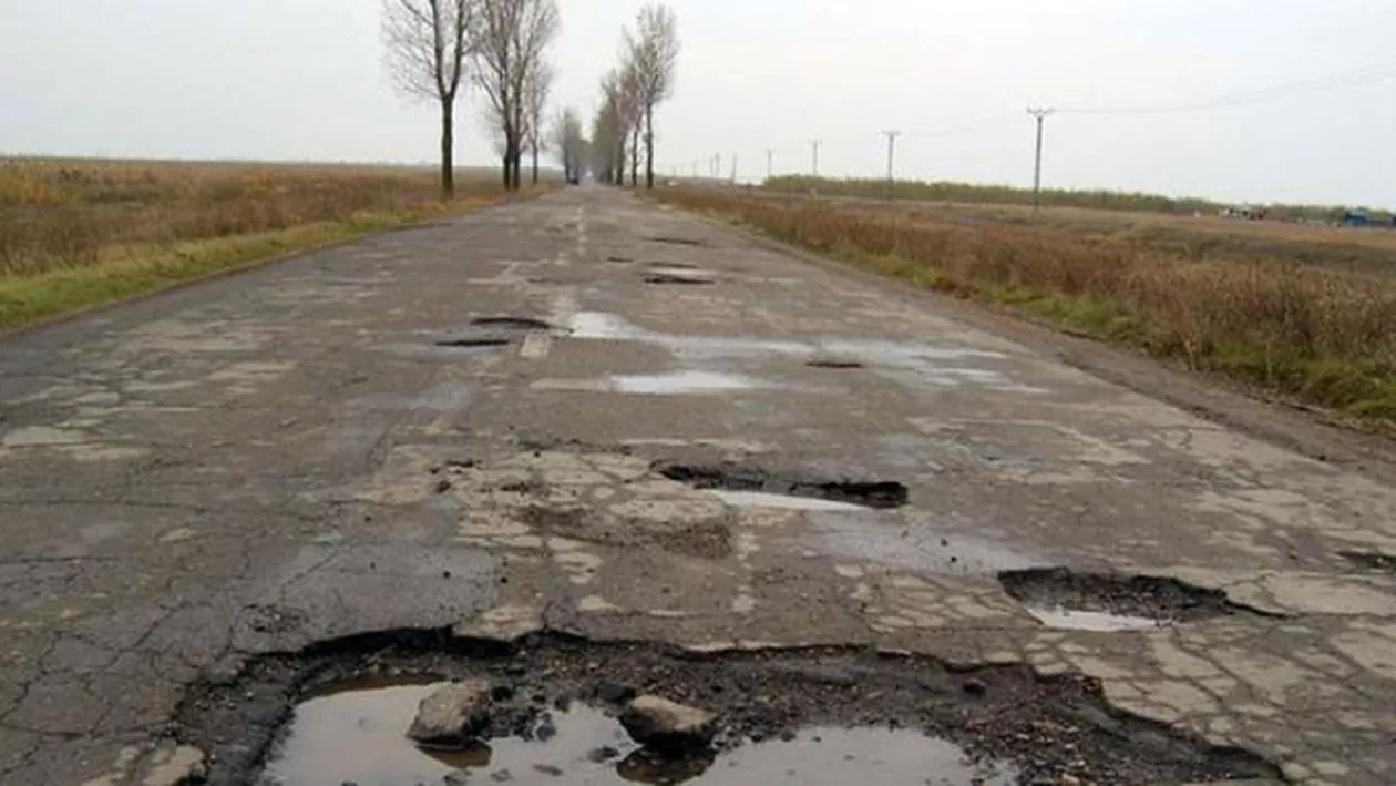 România, pe DRUMUL cel prost: Avem peste 10.000 km de drumuri de pământ și 0 km de autostradă în 2016!