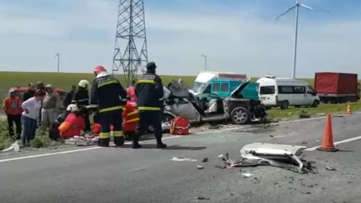 Accident grav în Constanța: Cinci persoane au fost rănite (VIDEO)