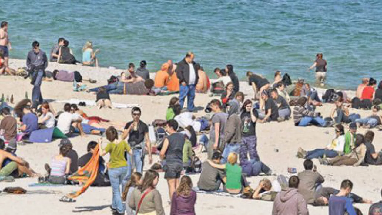 “Mă-ntorc la tine, iar și iar, mare albastră”: S-a dat startul la DISTRACȚIE! Primii tineri au ajuns în Vamă (VIDEO)